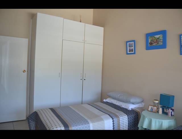 3 BEDROOM TOWNHOUSE FOR SALE IN SCOTTBURGH CENTRAL